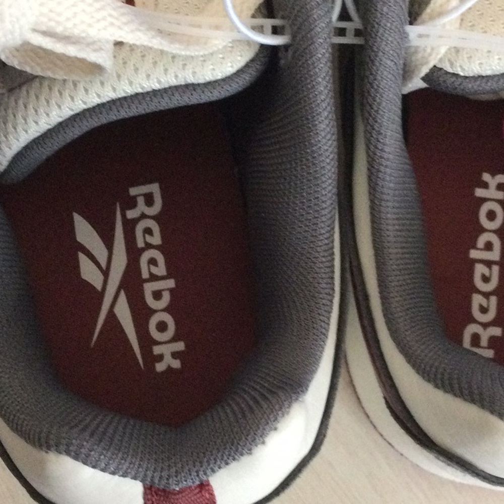 New Reebox Sneaker size 4K - Picture 6 of 9